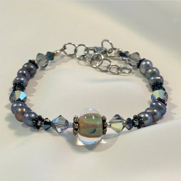Dark Grey Pearl & Lampwork Bead Bracelet - Picture 2 of 3